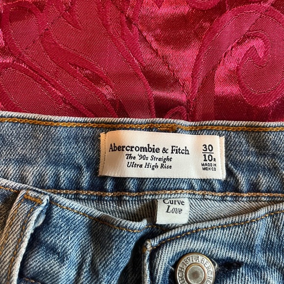 Abercrombie Curve Love Jeans - Picture 4 of 4